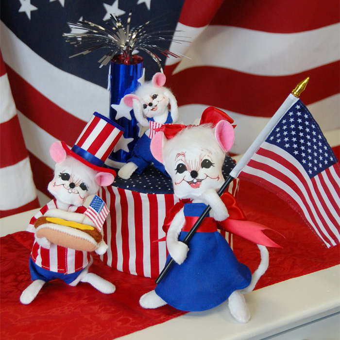 patriotic mice assembled in america