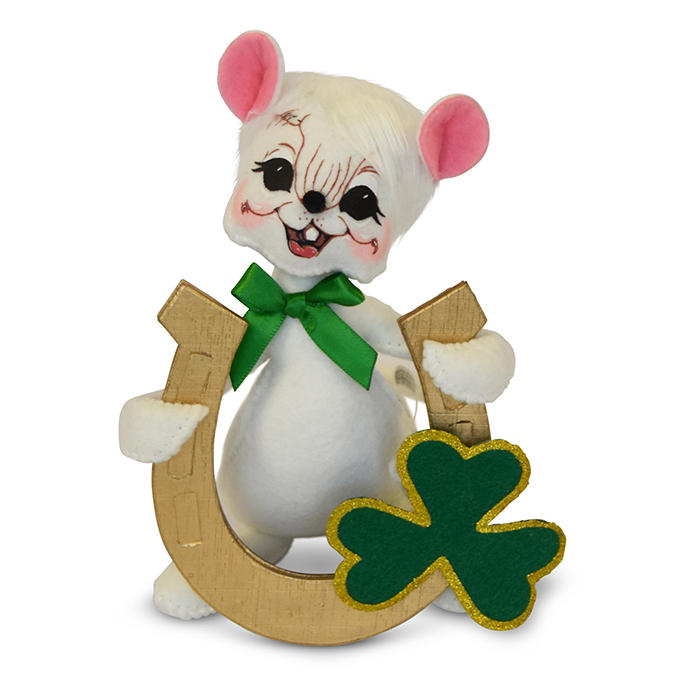 Horseshoe Mouse St. Patrick's Day Decor