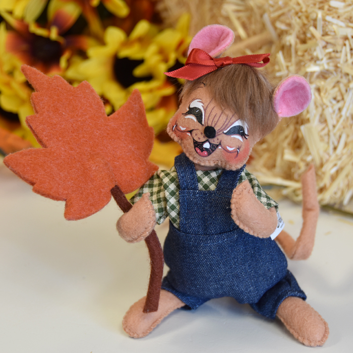 6 inch autumn greetings mouse