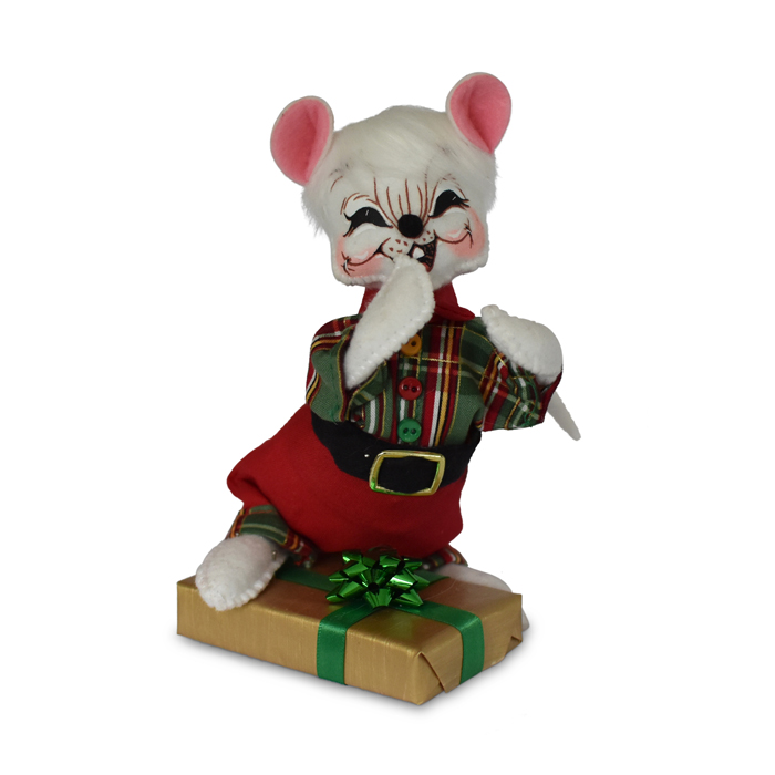 6 inch plaid tidings gift boy mouse