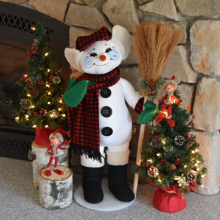 NEW Exclusive – Old Snow-Man Winter