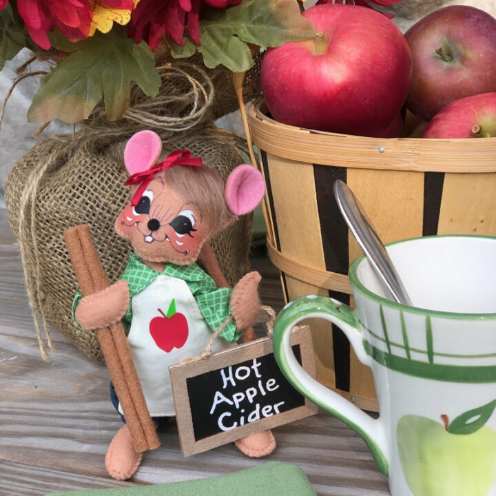 6in Hot Apple Cider Mouse-WEB