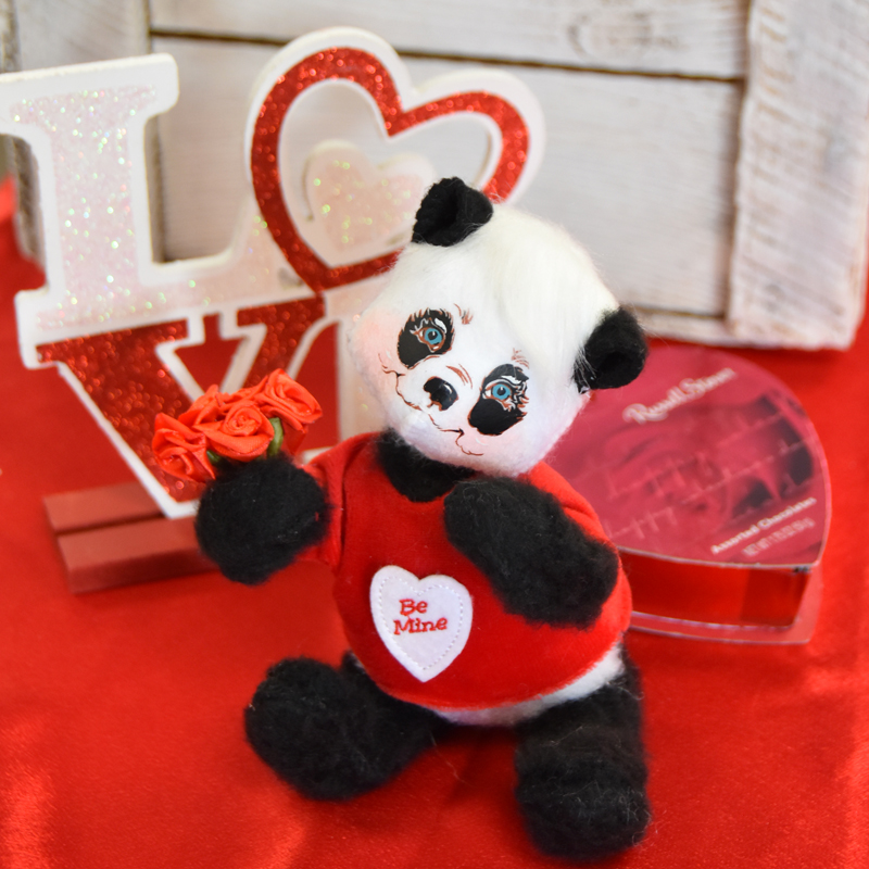850320 Exclusive 6in Valentine Panda
