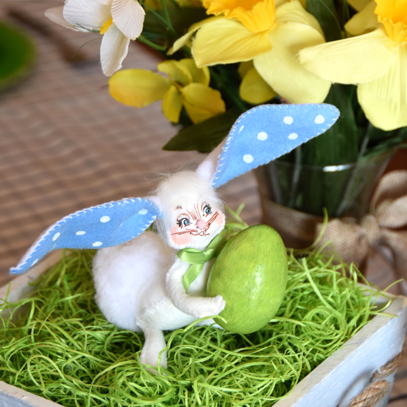 2021 5in Bunny with Egg-WEB