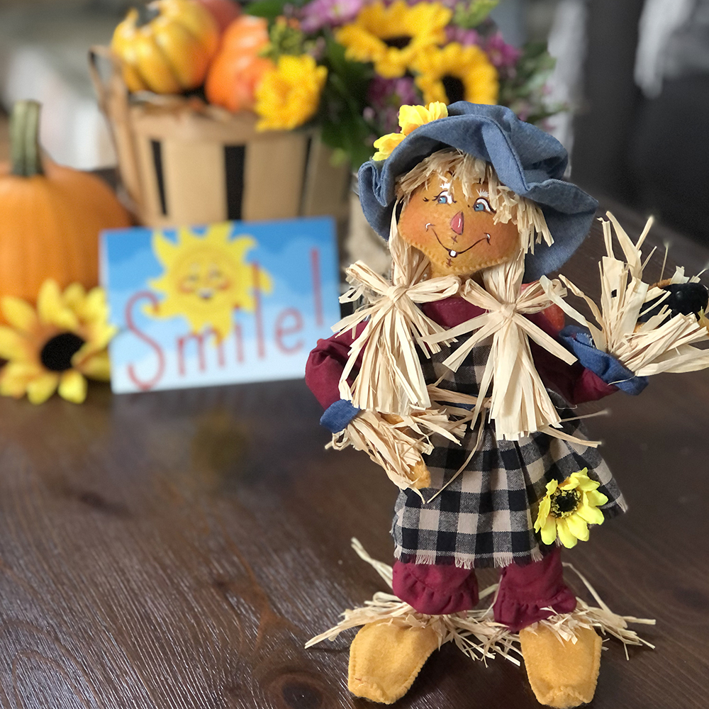 '21 Smile-12in Scarecrow Mom