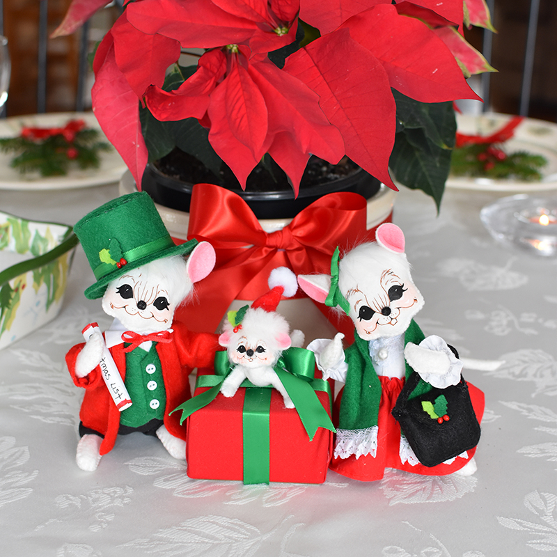 2022 Christmas Delivery Mouse Trio2-poinsettia-WEB