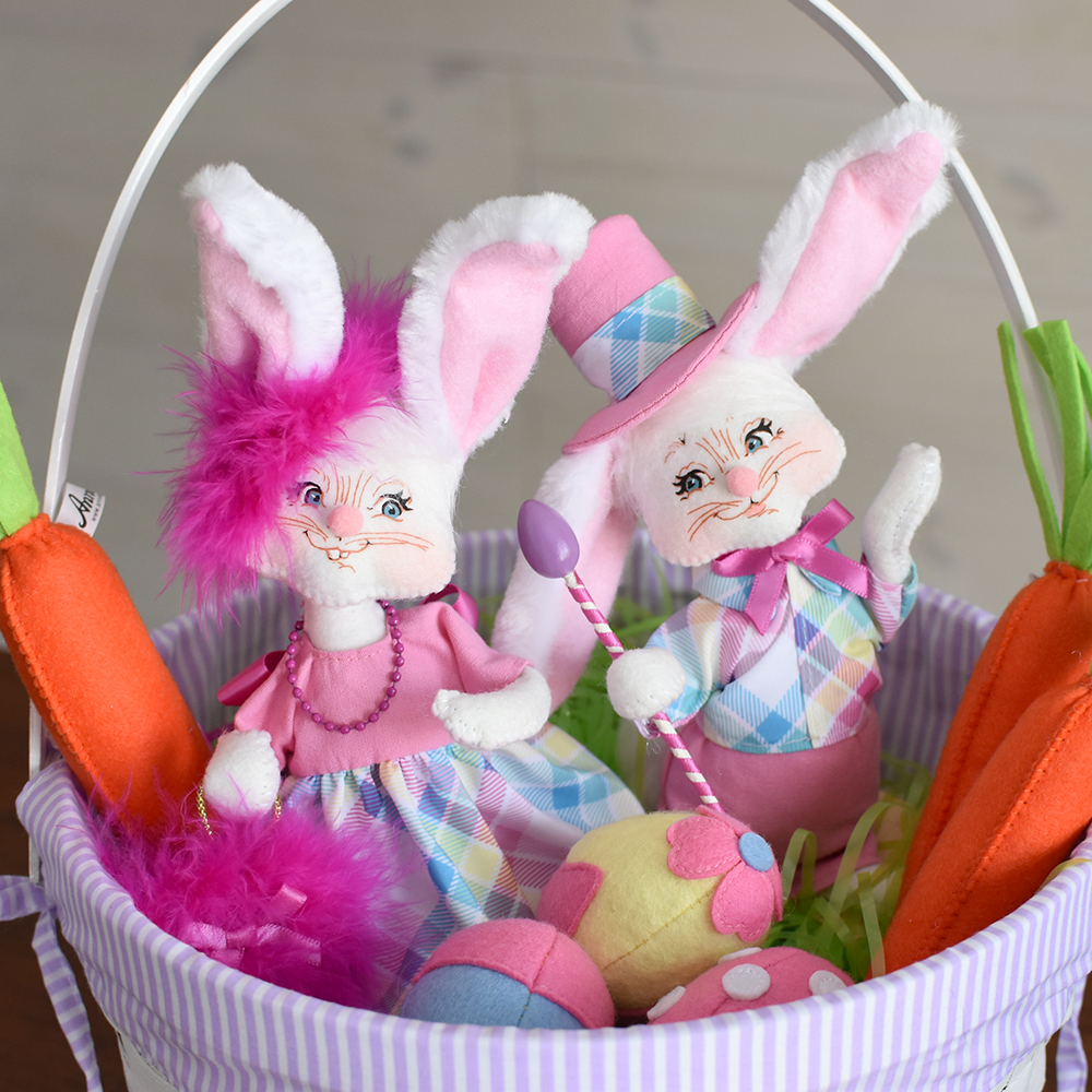 2023 6in Pink and Plaid Bunny Couple w-carrots&eggs-2-WEB