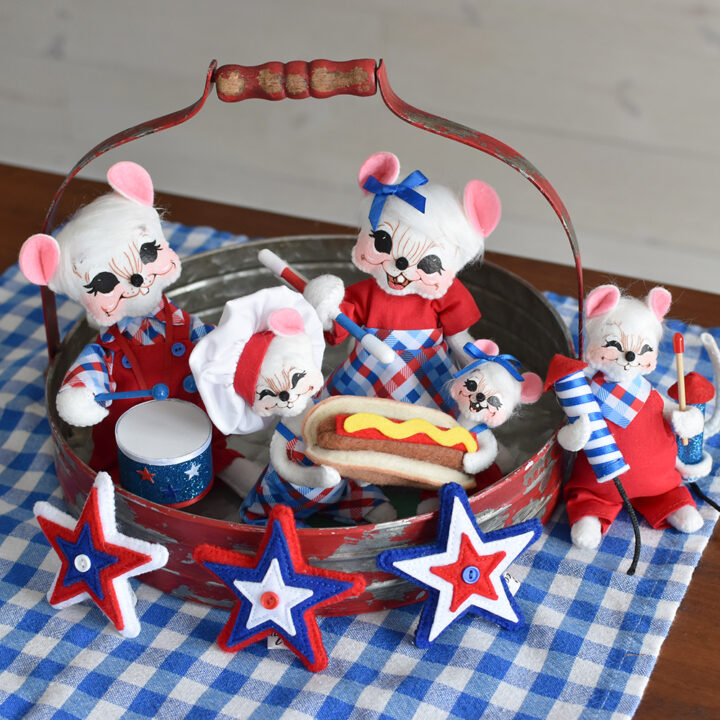 2023 Patriotic Mouse Family
