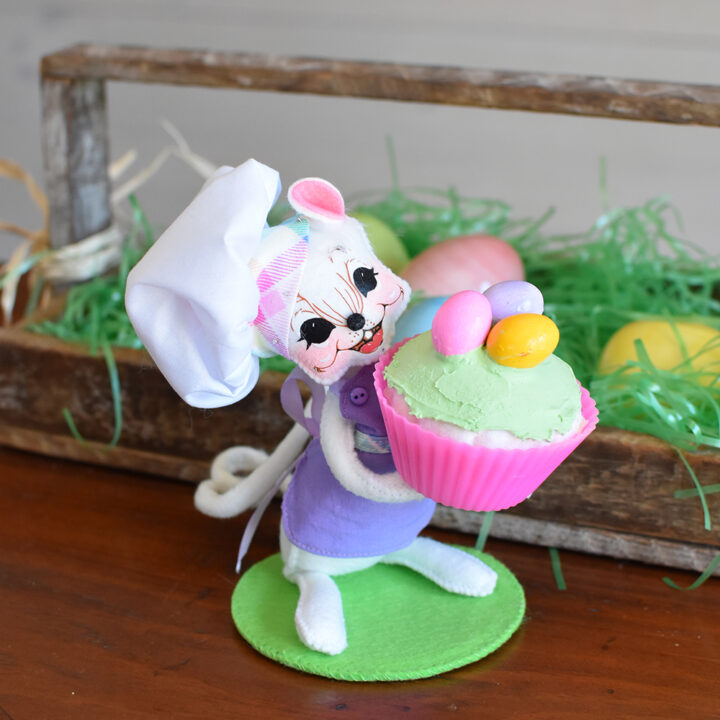 211523 6in Cupcake Chef Mouse-WEB