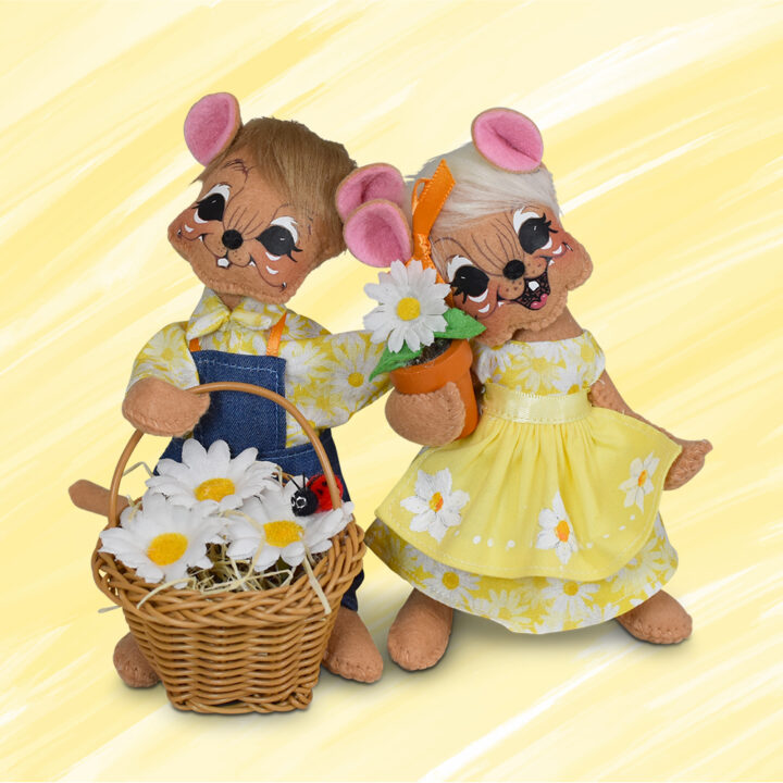 2023 6in Daisy Mouse Couple