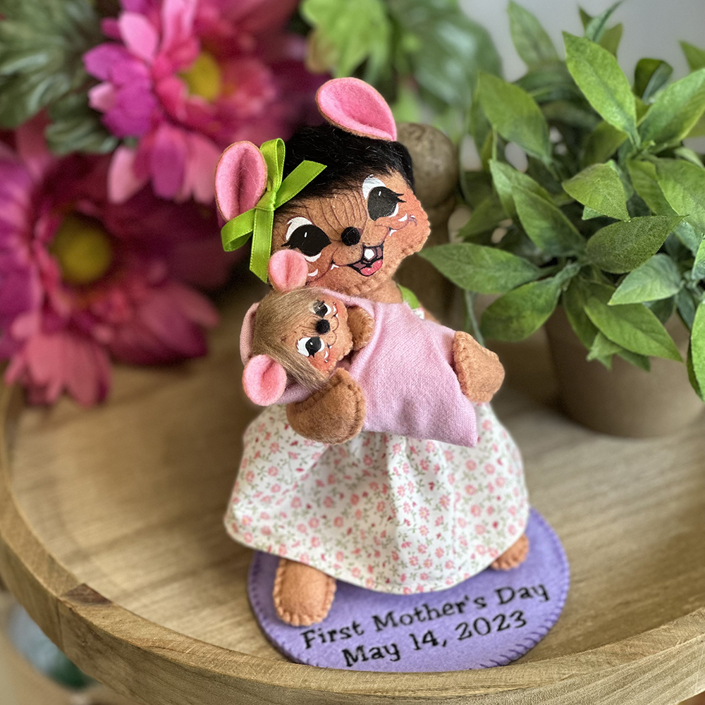 6in Mama Mouse with base-Mother's Day