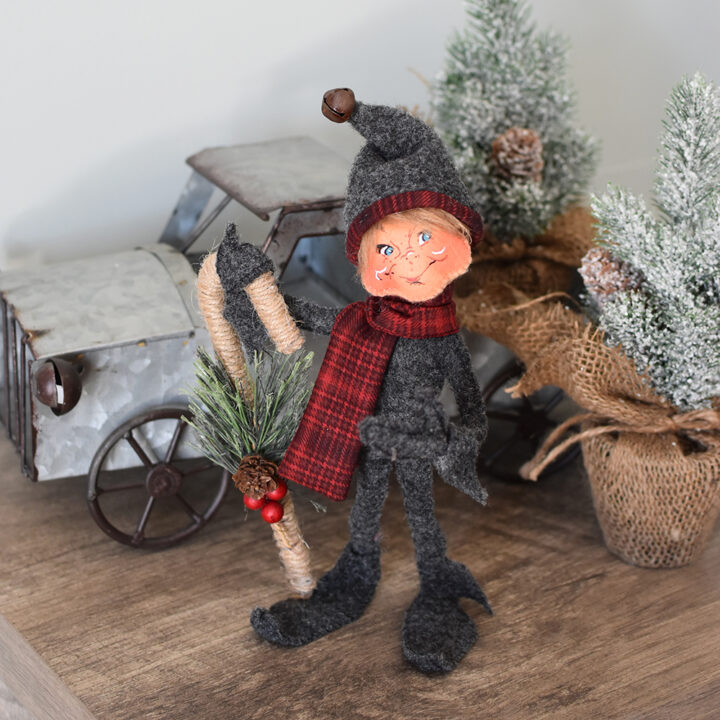 510323 9in Plaid and Pine Elf-L-WEB