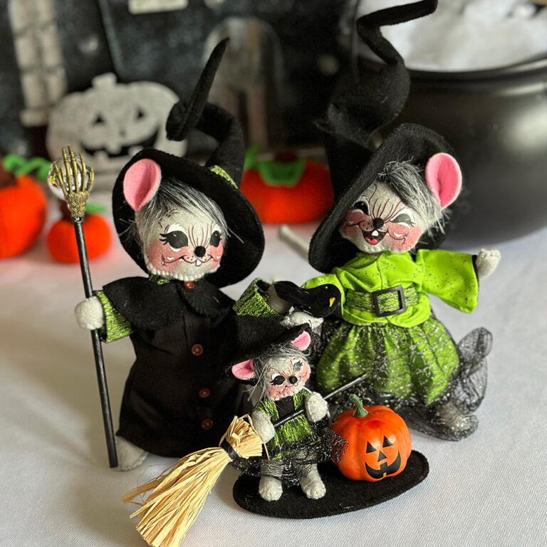 6in Hocus Pocus Witch Mouse - Annalee Dolls