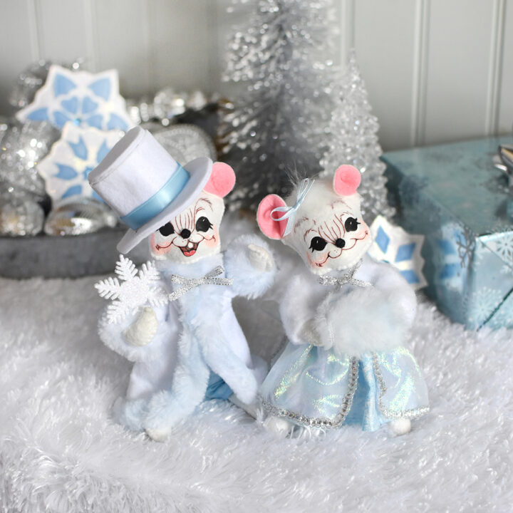 2024 6in Frosty Mouse Couple-WEB
