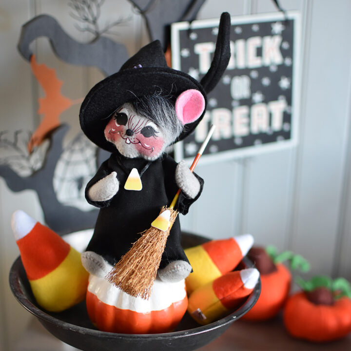 311624 6in Mouse on Candy Corn Pumpkin-WEB