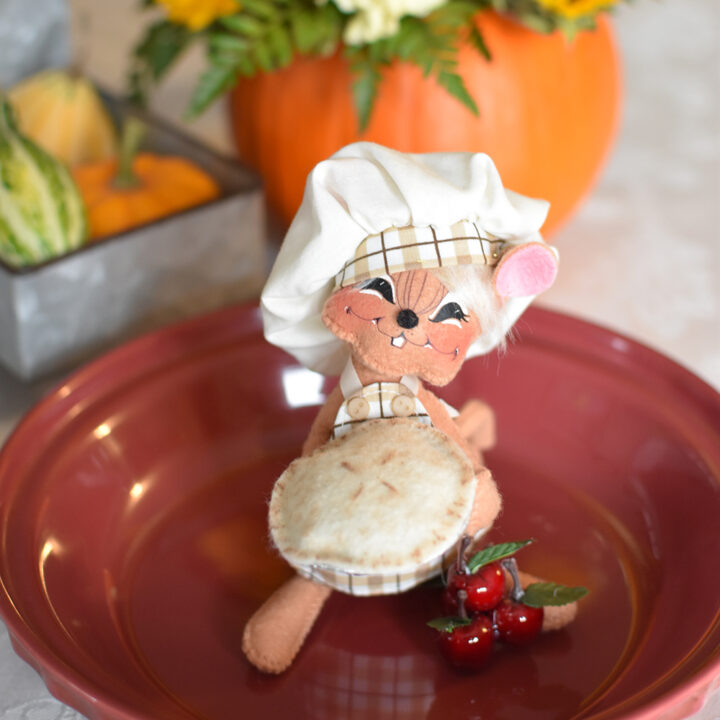 361424 6in Apple Pie Chef Mouse-WEB