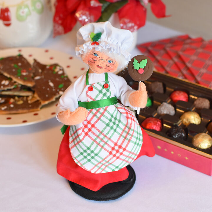 410124 9in Christmas Candy Mrs Santa-1-WEB
