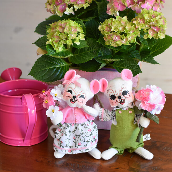 2024 6in Dainty Pink Mouse Couple-WEB