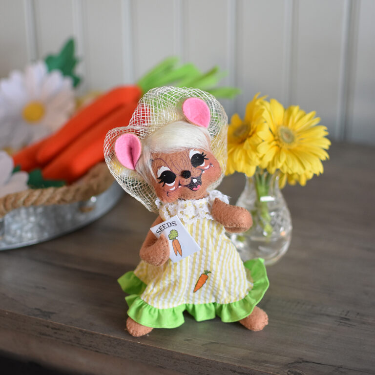 6in Garden Girl Mouse - Annalee Dolls