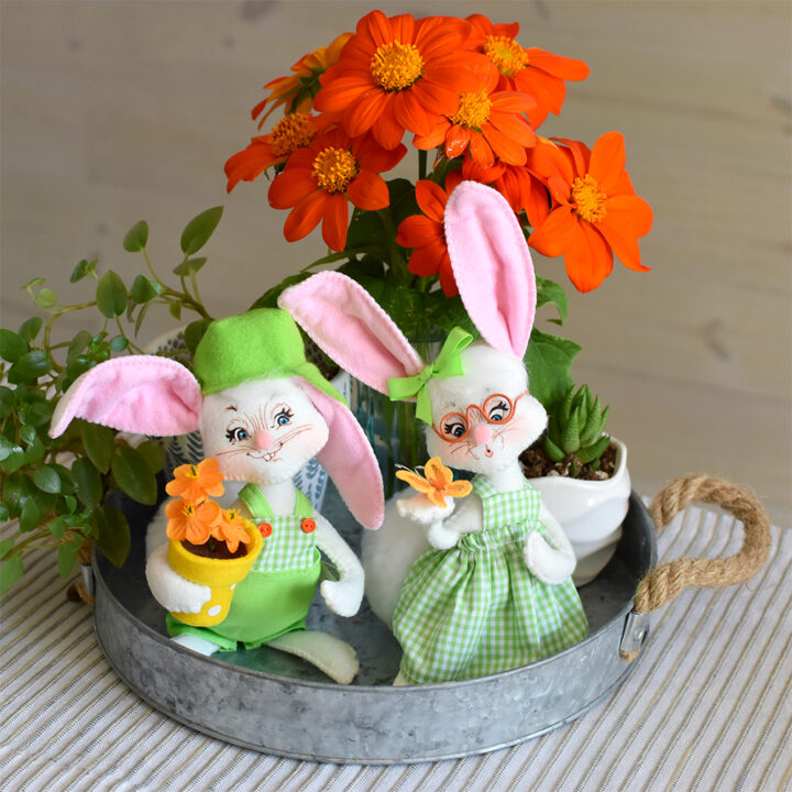 2025 6in Garden Bunny Couple