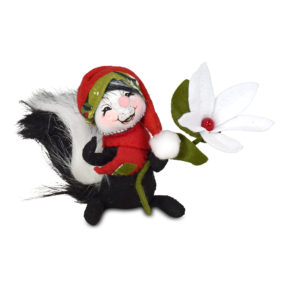 760626 5in Winter Blooms Skunk