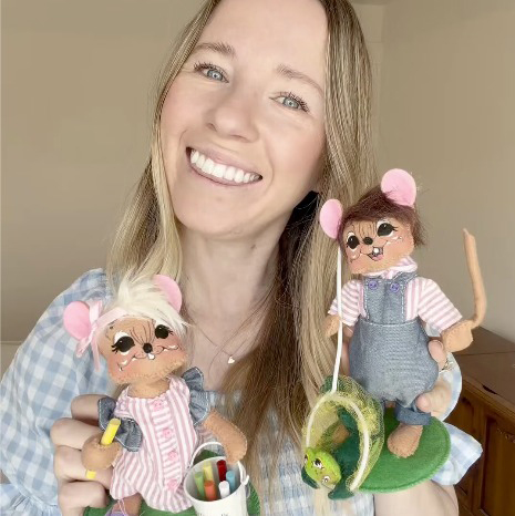 Everybody Loves Annalee Dolls