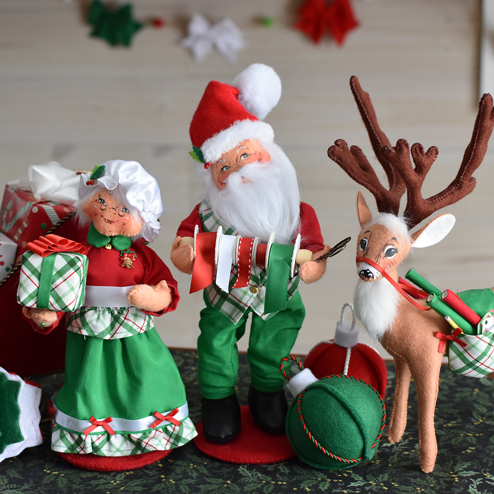2026 Wrapped with Love Santa Mrs Deer Set-WEB